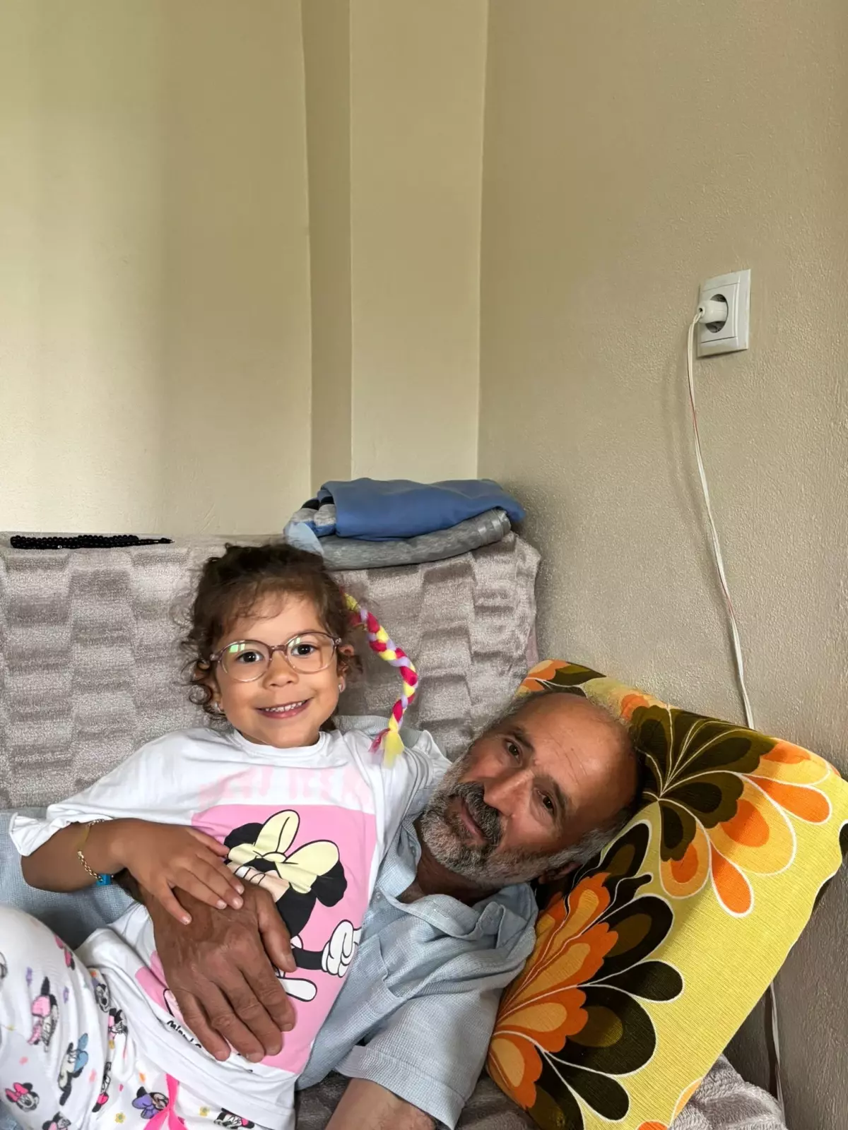 Dede Torun Veda Anında Duygusal Anlar Yaşadı dede torun veda aninda duygusal anlar yasadi PjfgIym5