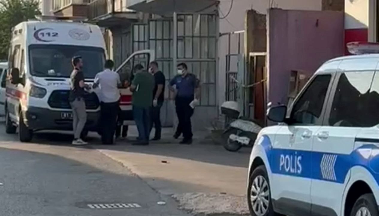Evinde ölü bulundu: Polisi görünce kaçan ev arkadaşı gözaltında evinde olu bulundu polisi gorunce kacan ev arkadasi gozaltinda 8TQy9r7V
