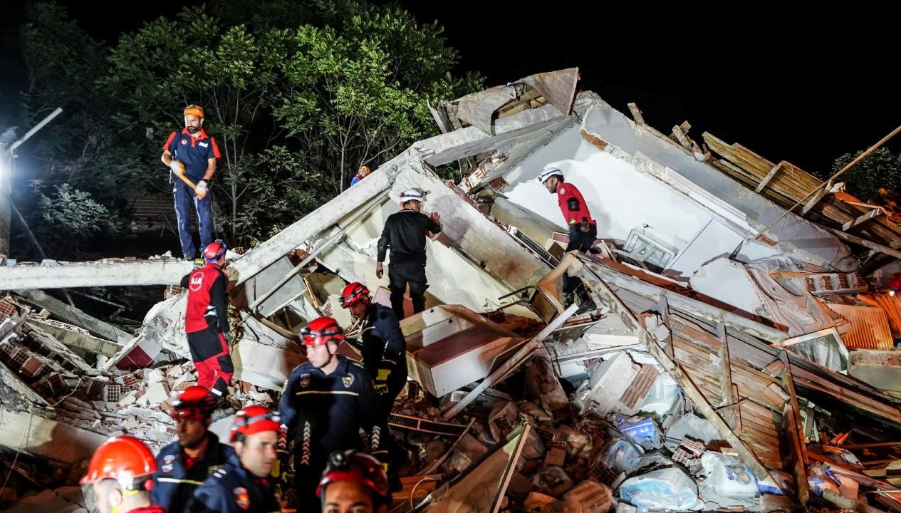 kabine uyelerinden balikesirdeki depreme iliskin gecmis olsun mesajlari CfZxVu63