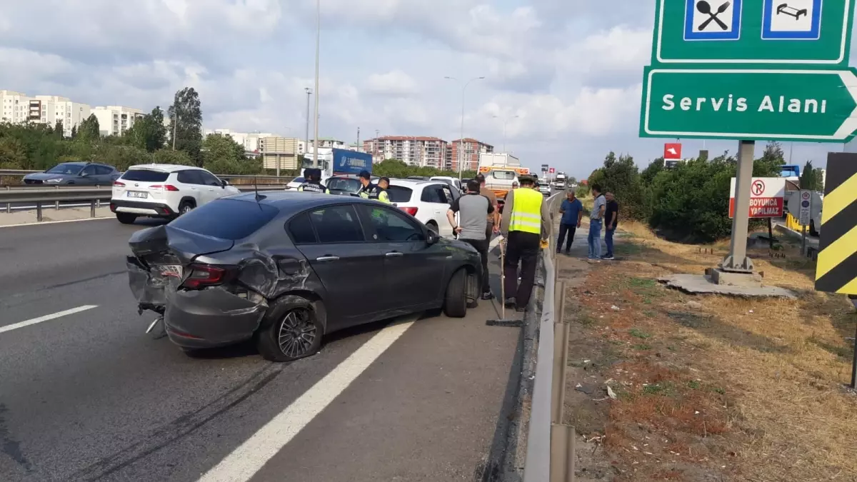 TEM Yolu’nda Zincirleme Kaza tem yolunda zincirleme kaza K9M8vnxu