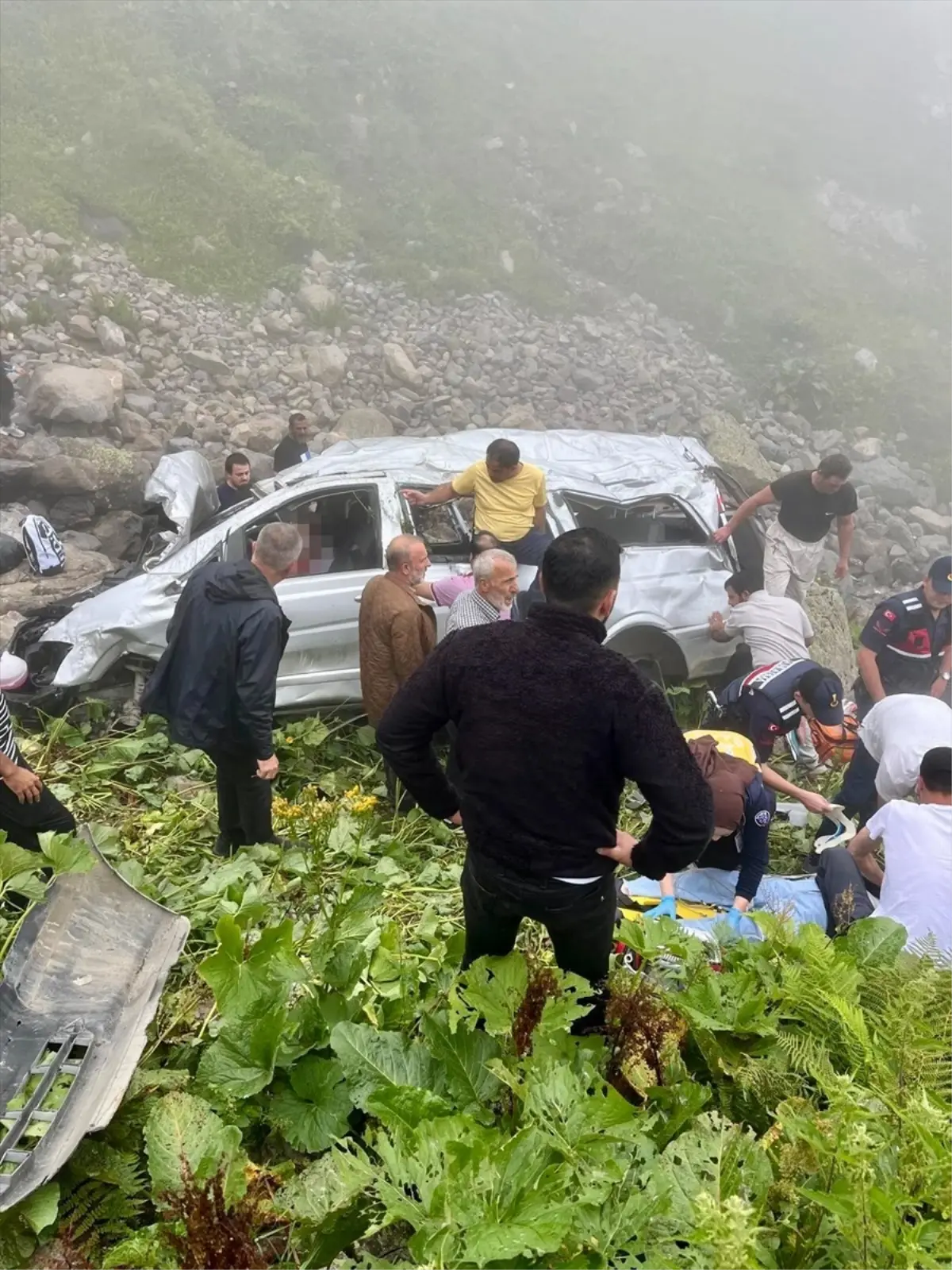 Trabzon’da Uçurumda Panelvan Kazası trabzonda ucurumda panelvan kazasi hFY9VqEu