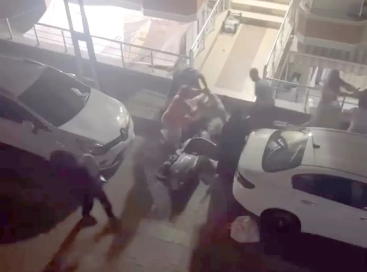 avcilarda yabancilar arasinda kavga t6k8KN5K