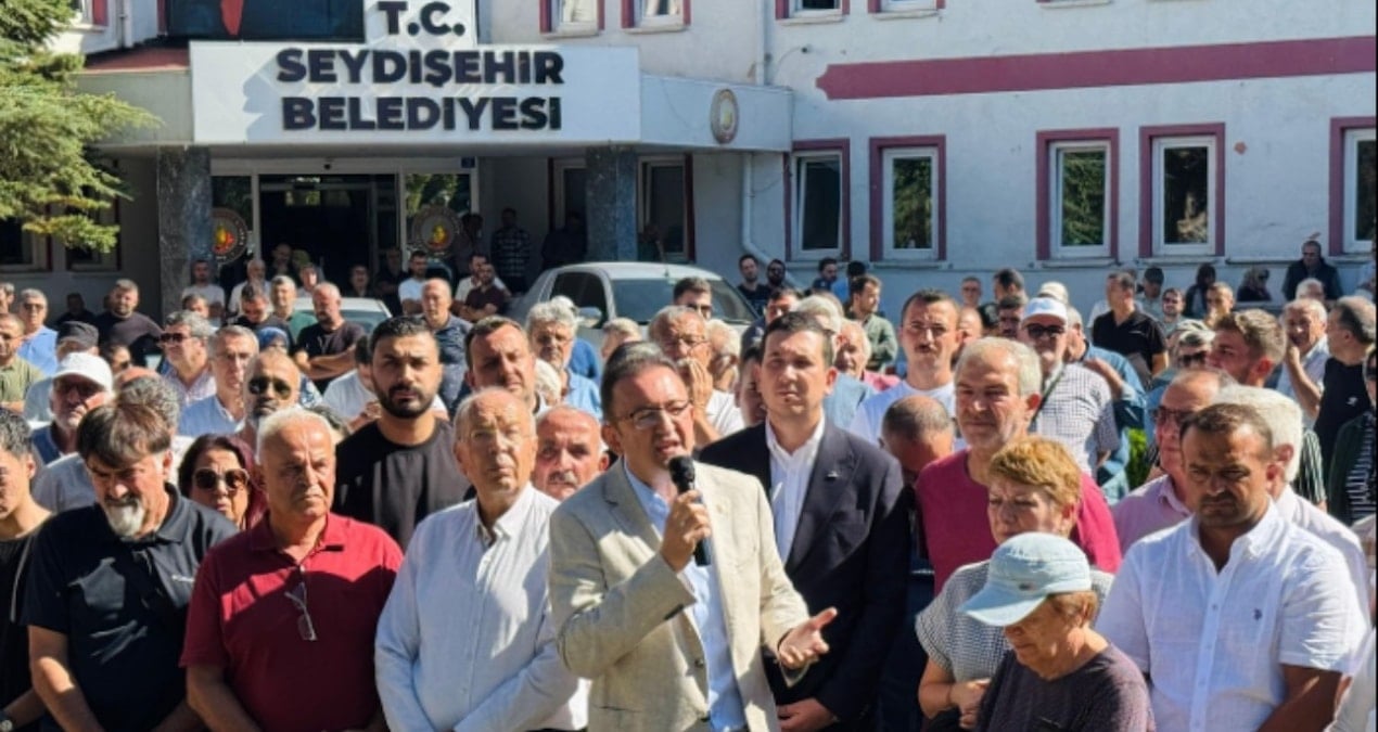 baskan chpden akpye gecmisti belediye onunde eylem OeF4KUgM