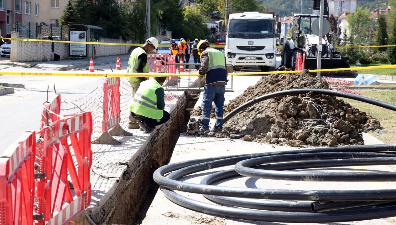 kastamonuda faciadan donuldu elektrik altyapi calismasi sirasinda dogal gaz borusu delindi Ox5CwCCq