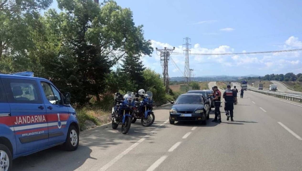 sinopta huzur uygulamasi aranan 3 kisi yakalandi B9MR1eCj