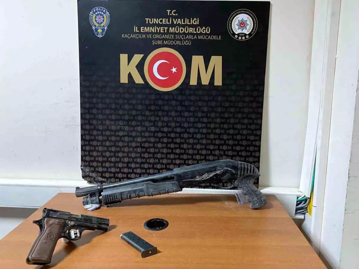 tuncelide santiye alaninda silah ve uyusturucu ele gecirildi fv2yR4xW