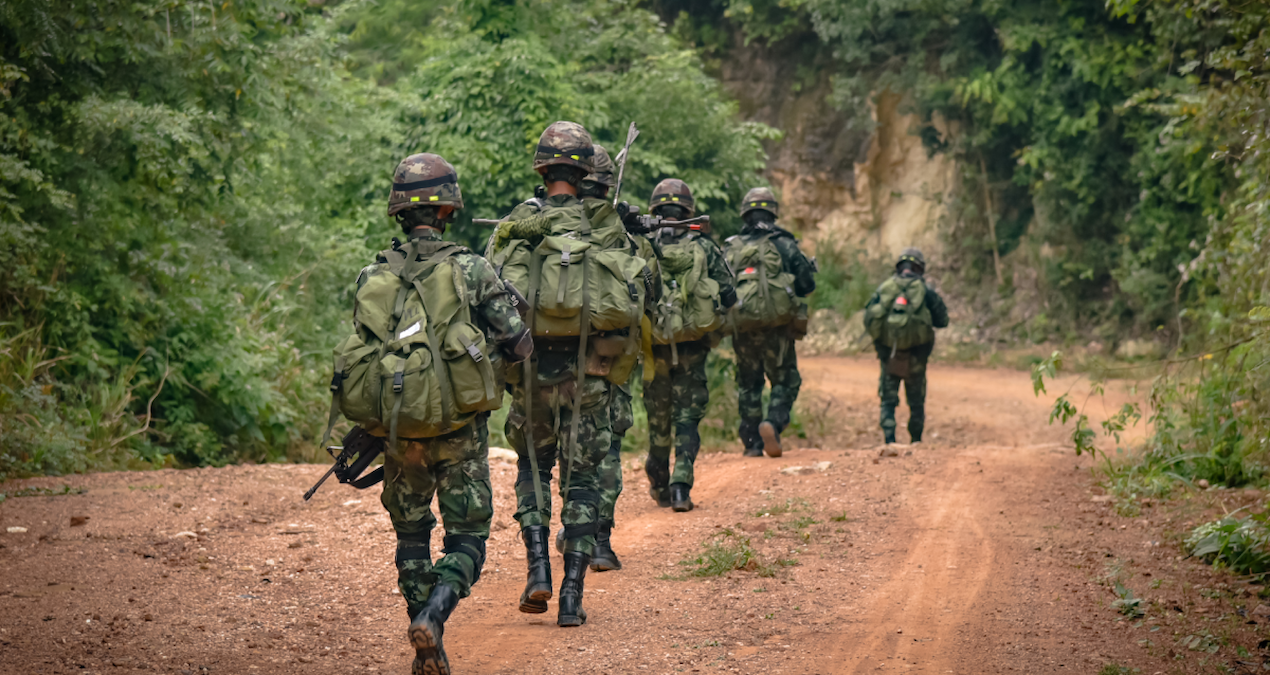 300 bin asker kacti ulke kaosa girdi engellileri cepheye aldilar P52cbLAV.jpg