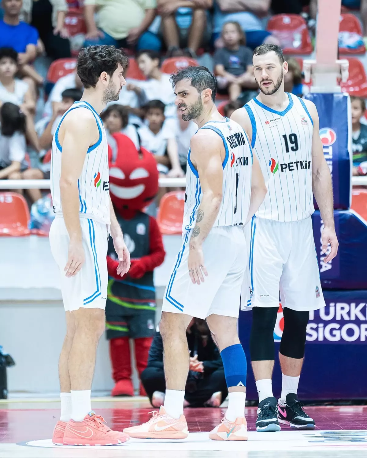 aliaga petkimspor fiba europe cupta csm corona brasovu agirliyor QS4fiZcr.jpg