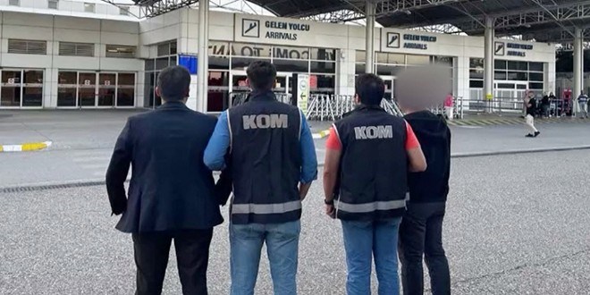 antalya havalimani gumrugunde zimmet operasyonu 5 memur tutuklandi R8wkfxPY.jpg