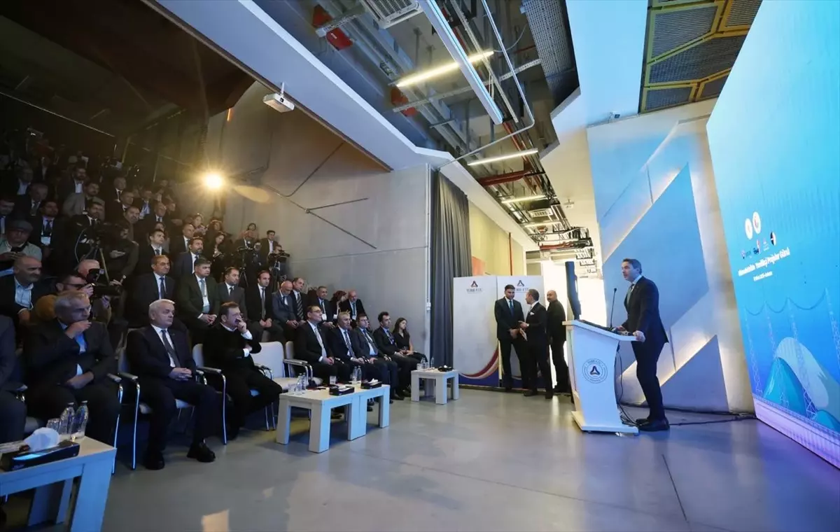 bakan bayraktar son 23 yilda yenilenebilir enerjideki devrimde heslerin onemli rol oynadigini belirtti SHtVBJD9