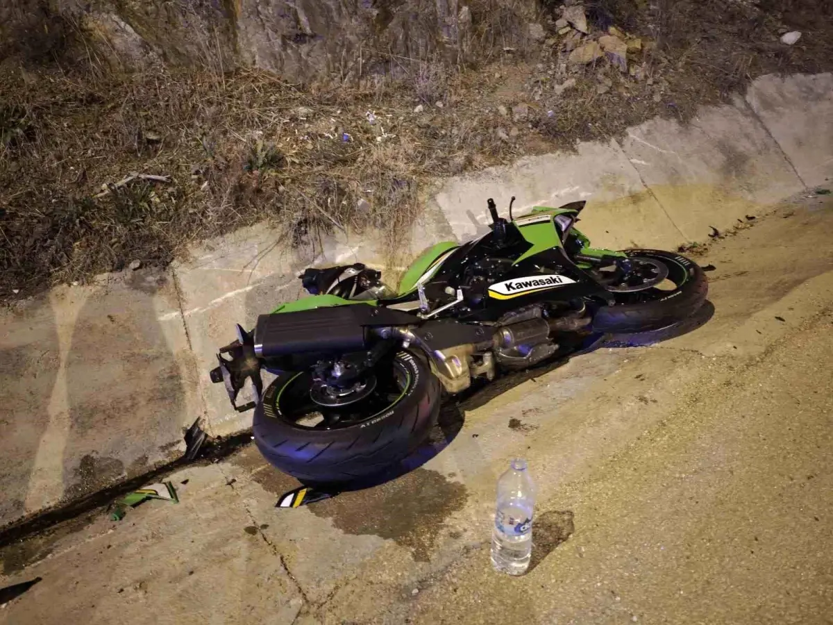 bilecikte motosiklet ile hafif ticari arac carpisti 1 yarali xA6S3Tyx