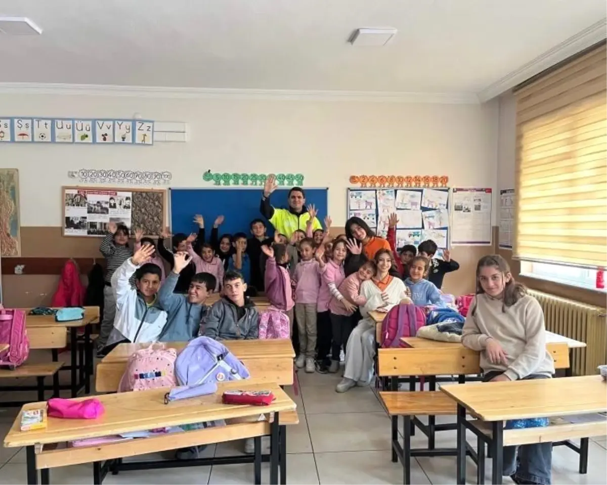 bozuyukte ogrencilere trafik guvenligi semineri duzenlendi LfYpFzx8.jpg