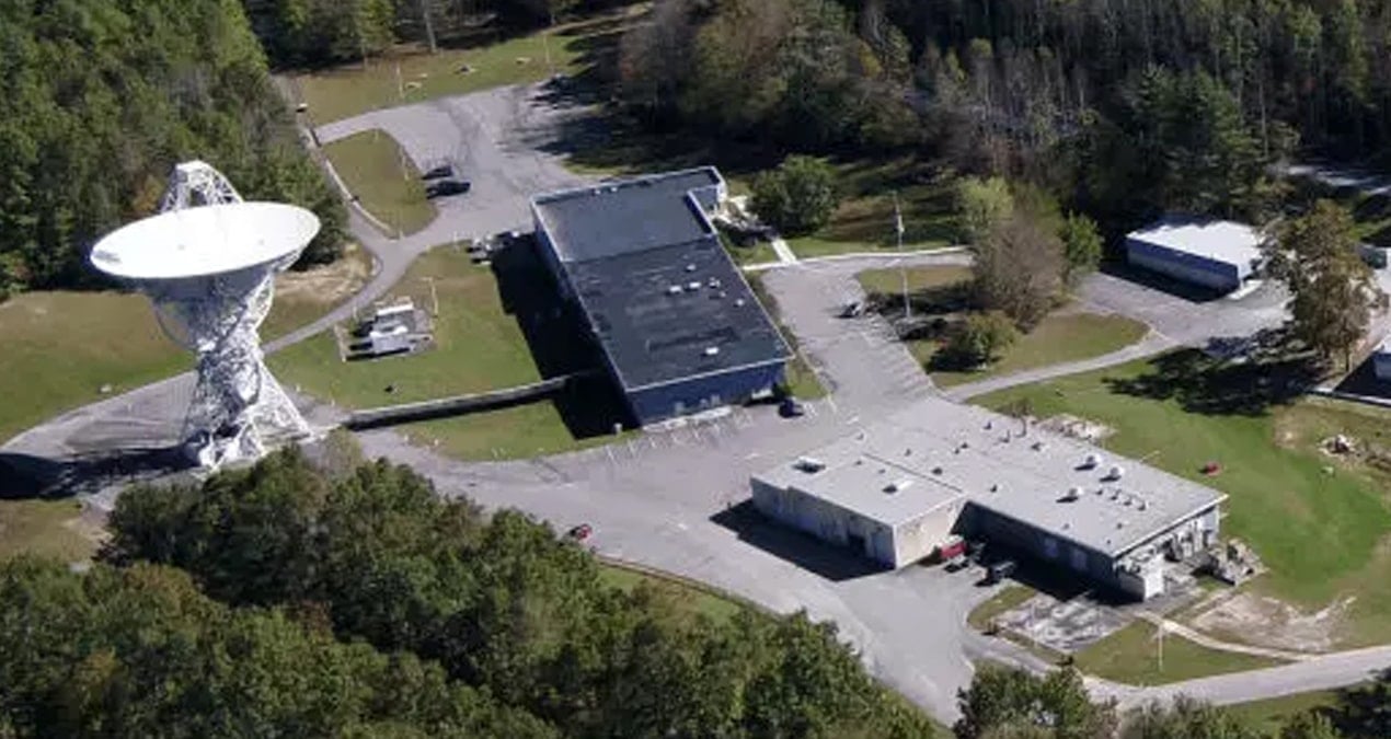 en gizli kararlarin verildigi bina yok pahasina satiliyor kbN1Amk8.jpg