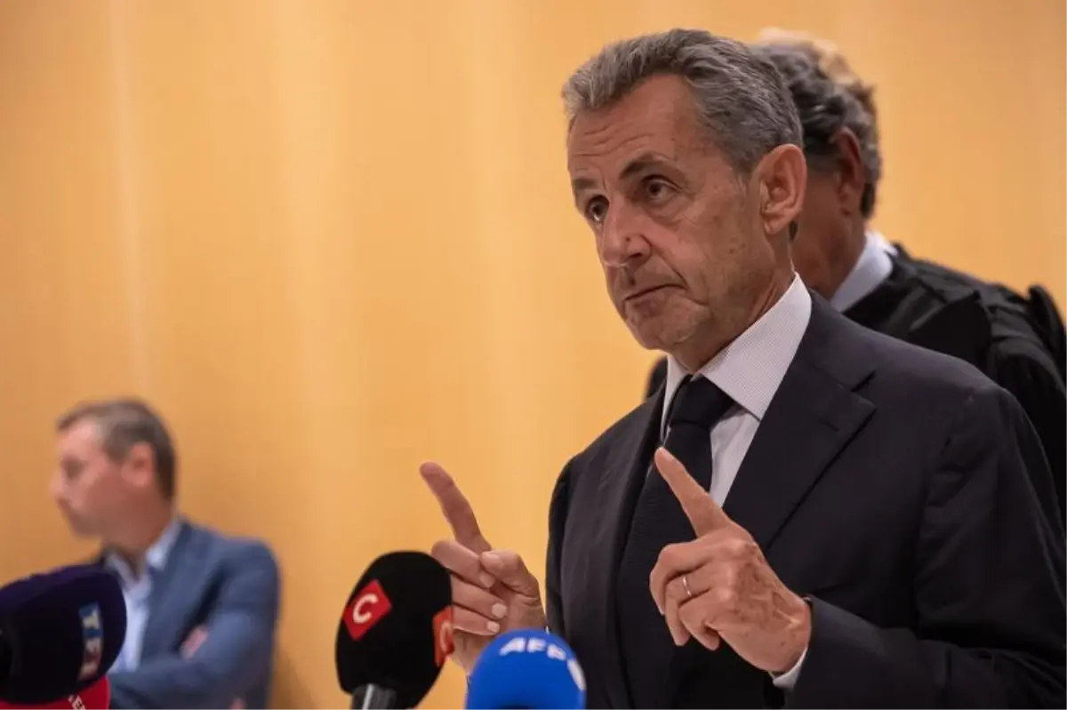 eski fransa cumhurbaskani sarkozy hapis cezasina girecek NUemgGct.jpg