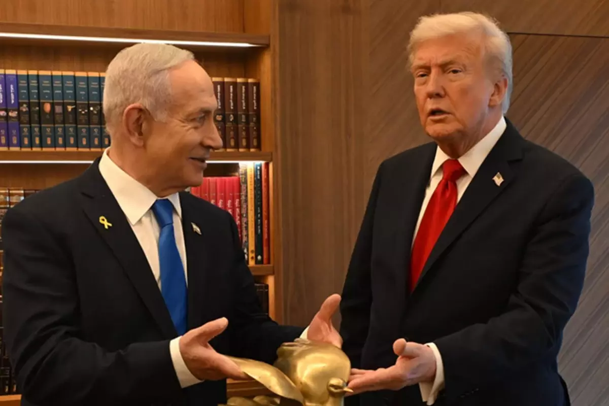 netanyahudan trumpa dikkat ceken hediye 5aQZney2.jpg