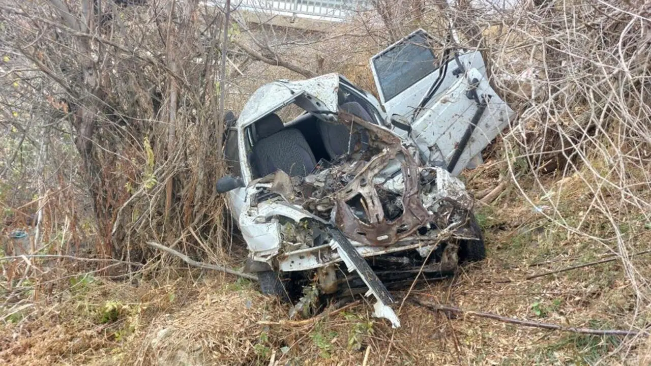 feci kaza anne oldu oglu agir yaralandi WwEXL6bI.jpg