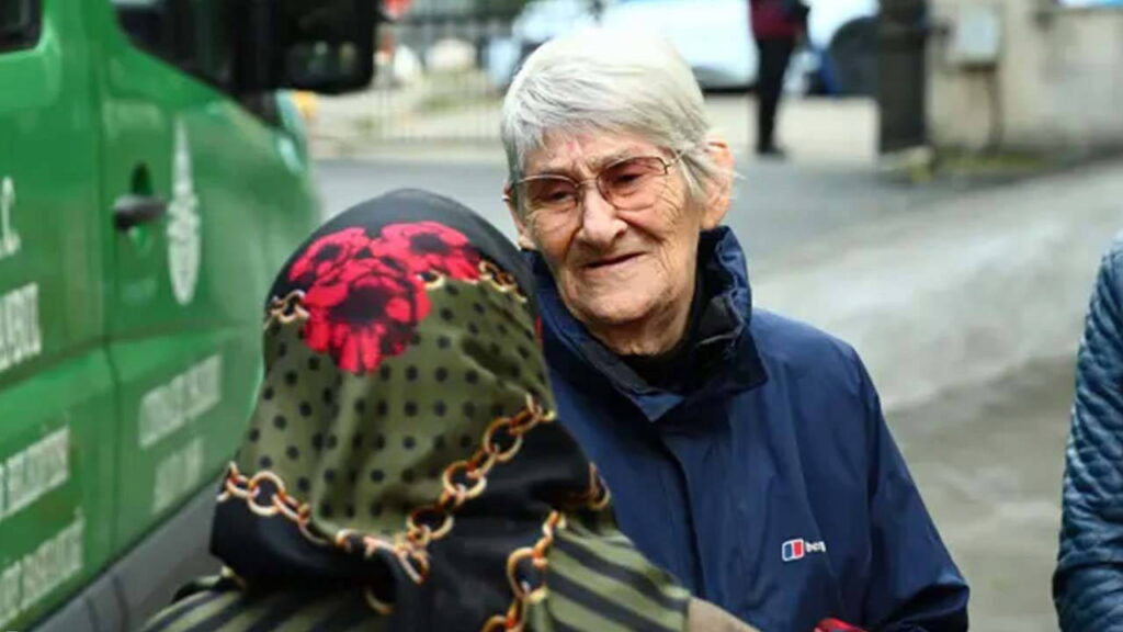 canan-karataydan-yurek-burkan-itiraf-esimin-hastaliginda-stresten-dislerim-dokuldu-fiUn6N4Z