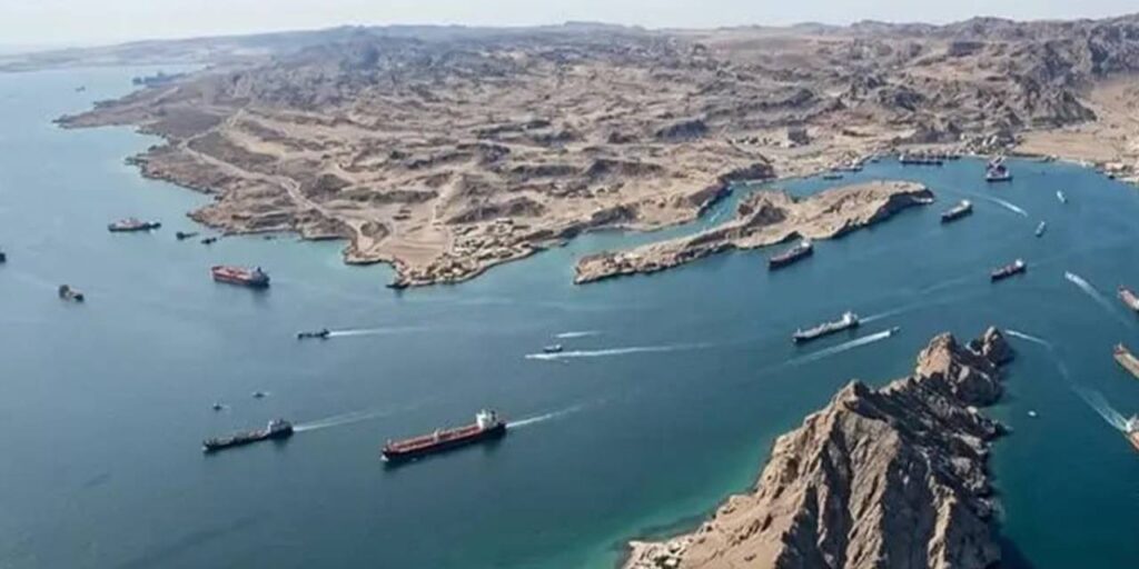 hurmuzde-deniz-satranci-abd-ablukasina-ragmen-iranin-tanker-trafigi-suruyor-ntGg2YtQ