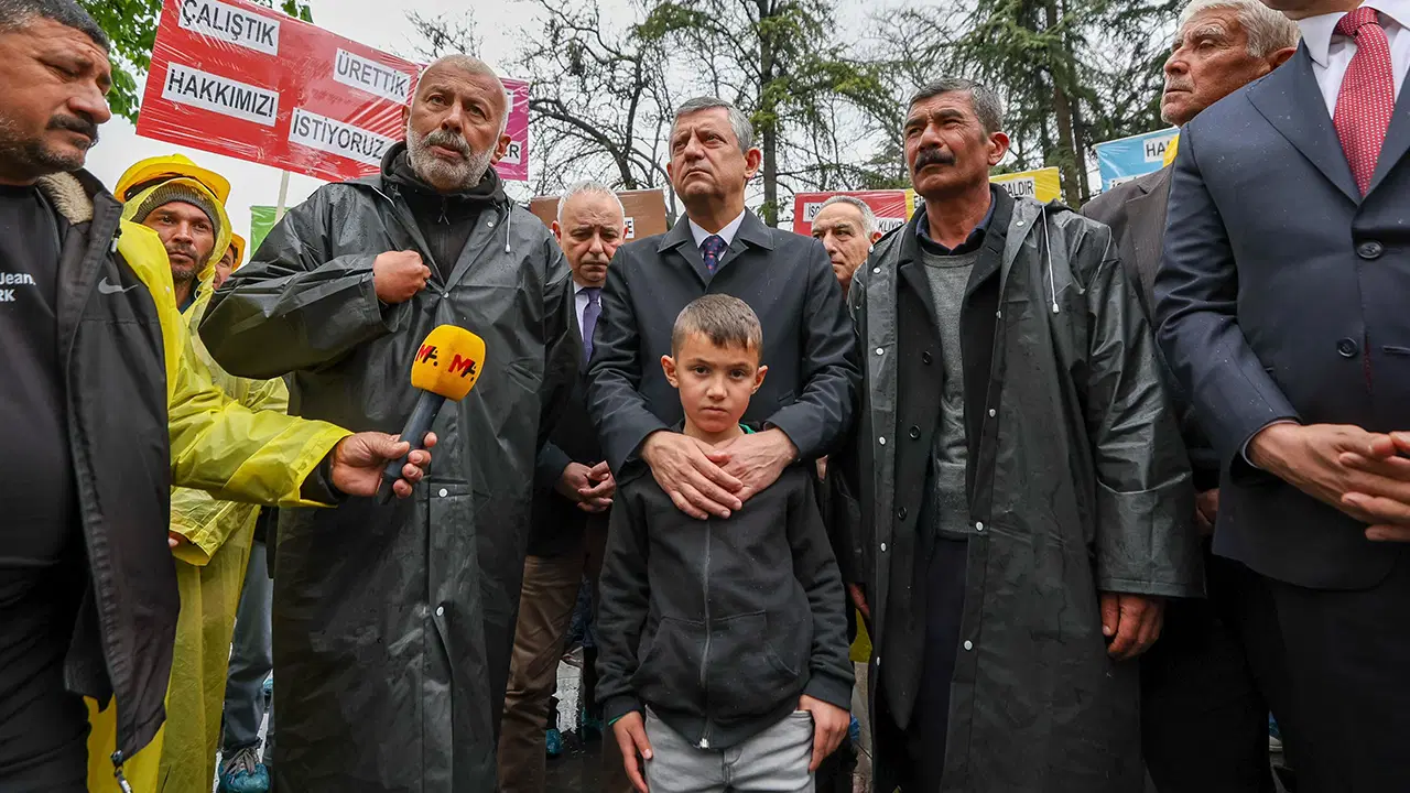 Özgür Özel, Doruk Madencilik İşçilerini Ziyaret Etti: “Bayramda Görülen Manzara, Bu Sistemin Utancıdır”