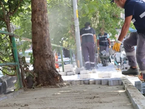 Istanbul maltepede kaldirim duzenleme calismalari suruyor 5fldlcgB
