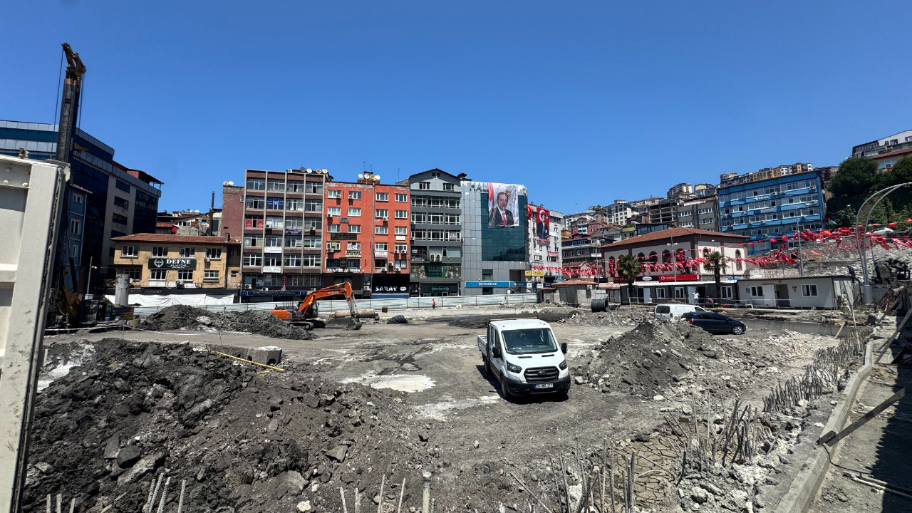 Merkez carsisi insaatinda calismalar durdu NdUW3fTs
